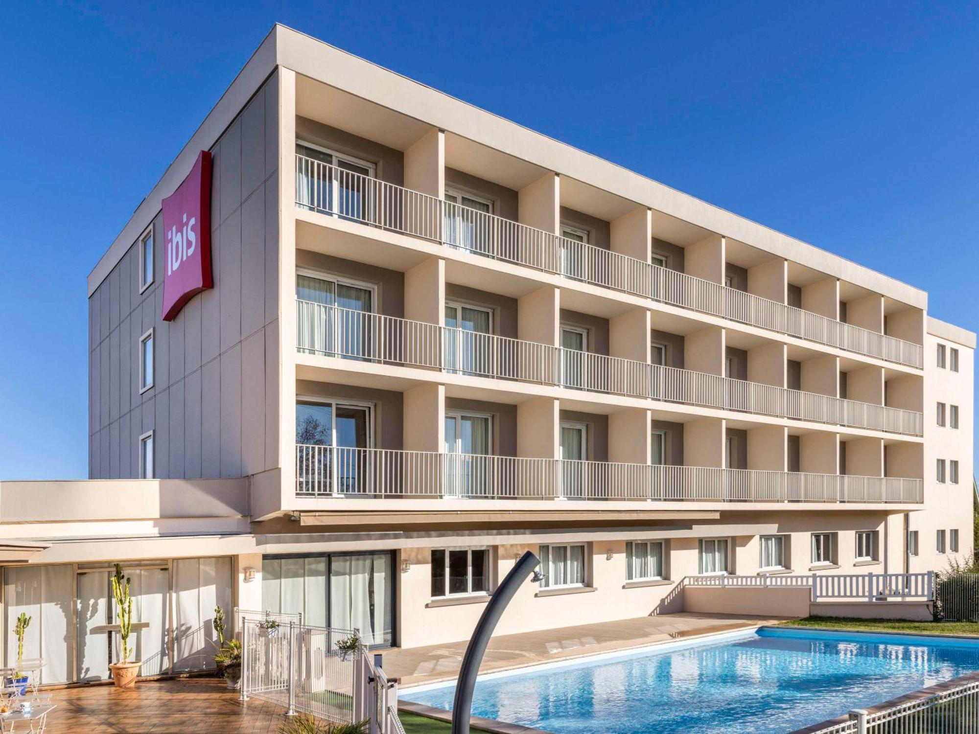 Отель Ibis Tarbes Odos Экстерьер фото